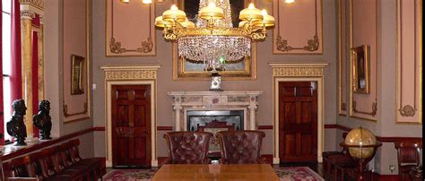 » Hull Trinity House Tours .